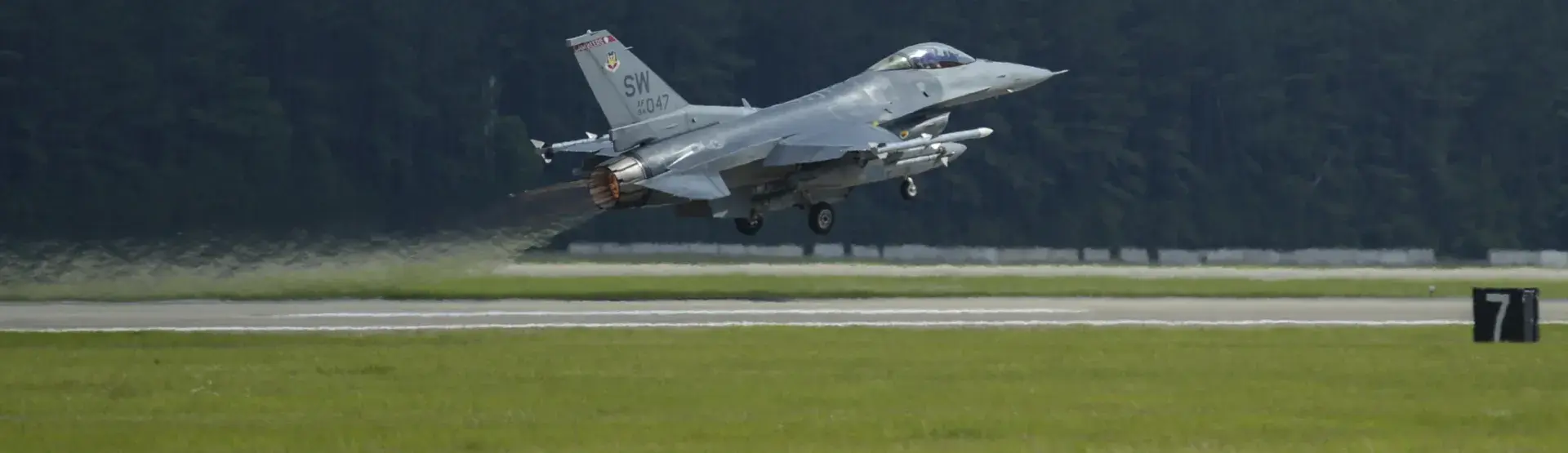 F-16 Taking off at Shaw Field 